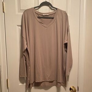 Zenana Taupe V-Neck High Low Top…size 2X